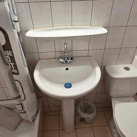 Des Touristes Hotel 2*