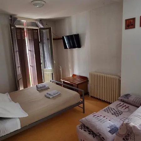 Des Touristes 2* Pierrefitte-Nestalas