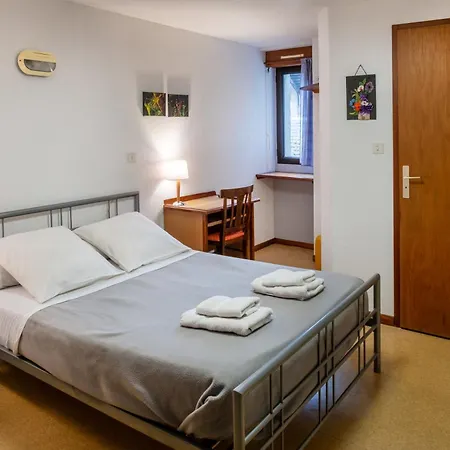 Des Touristes Hotel 2*