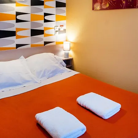 Des Touristes Szálloda 2*