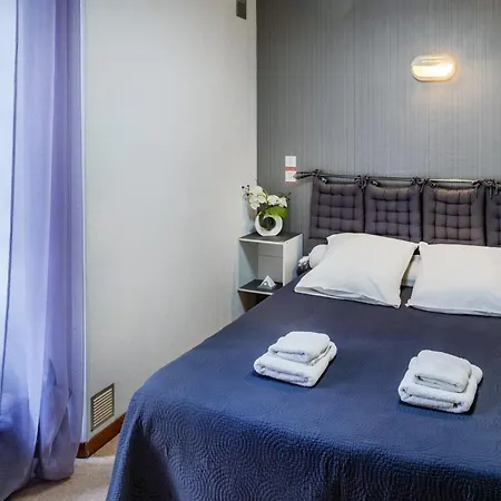Szálloda Des Touristes 2*