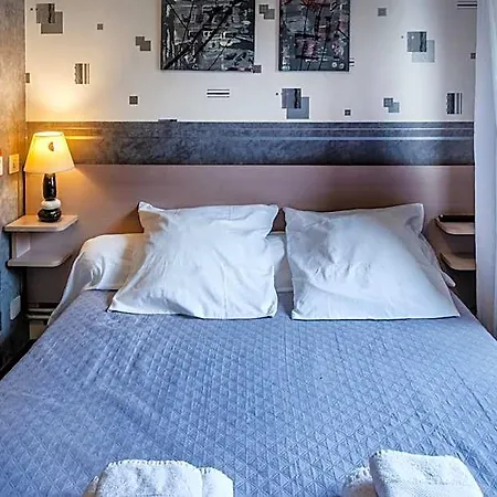 Des Touristes Szálloda 2*