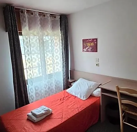 Des Touristes Szálloda 2*