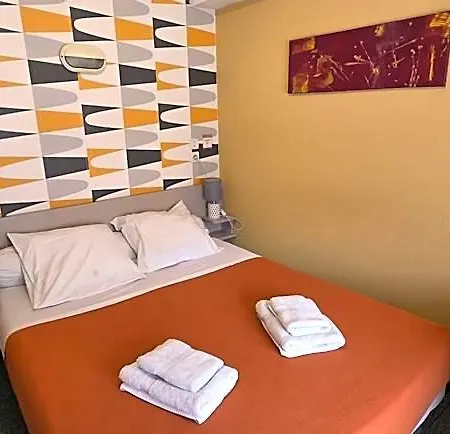 Des Touristes Szálloda 2*