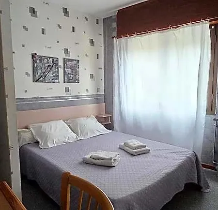 Des Touristes Szálloda 2*