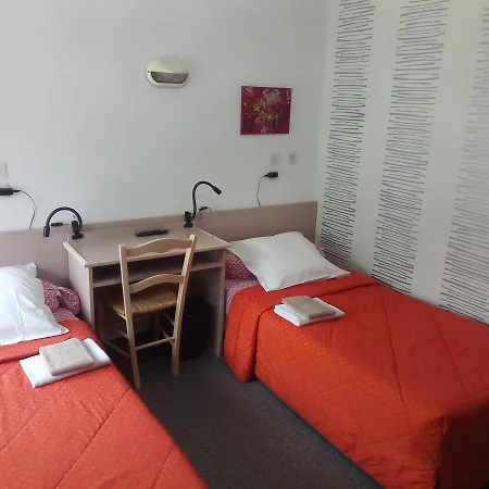 Des Touristes Szálloda 2*