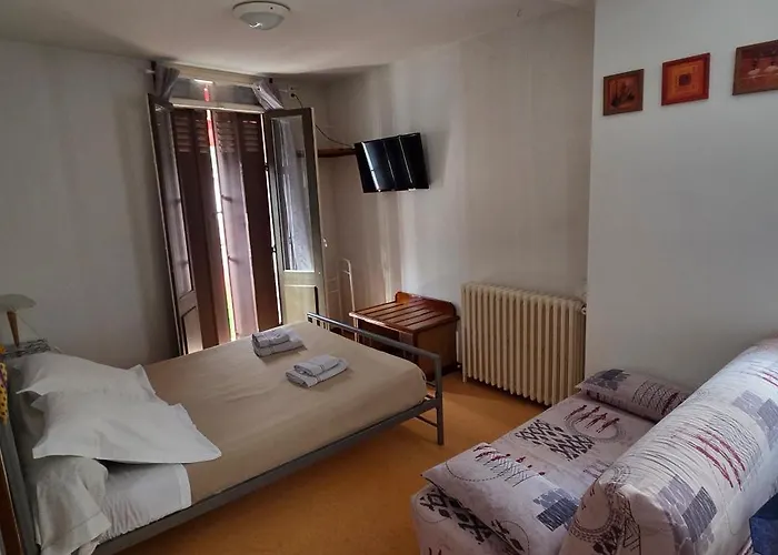 Des Touristes 2* Pierrefitte-Nestalas